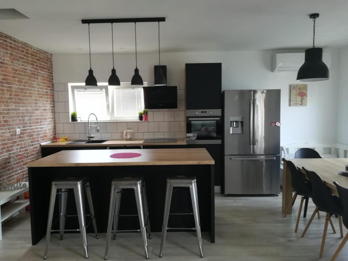 Apartmani Radic Rg Рогозница Экстерьер фото