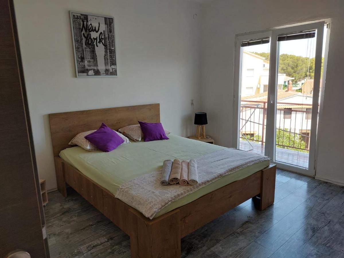 Apartmani Radic Rg Рогозница Экстерьер фото