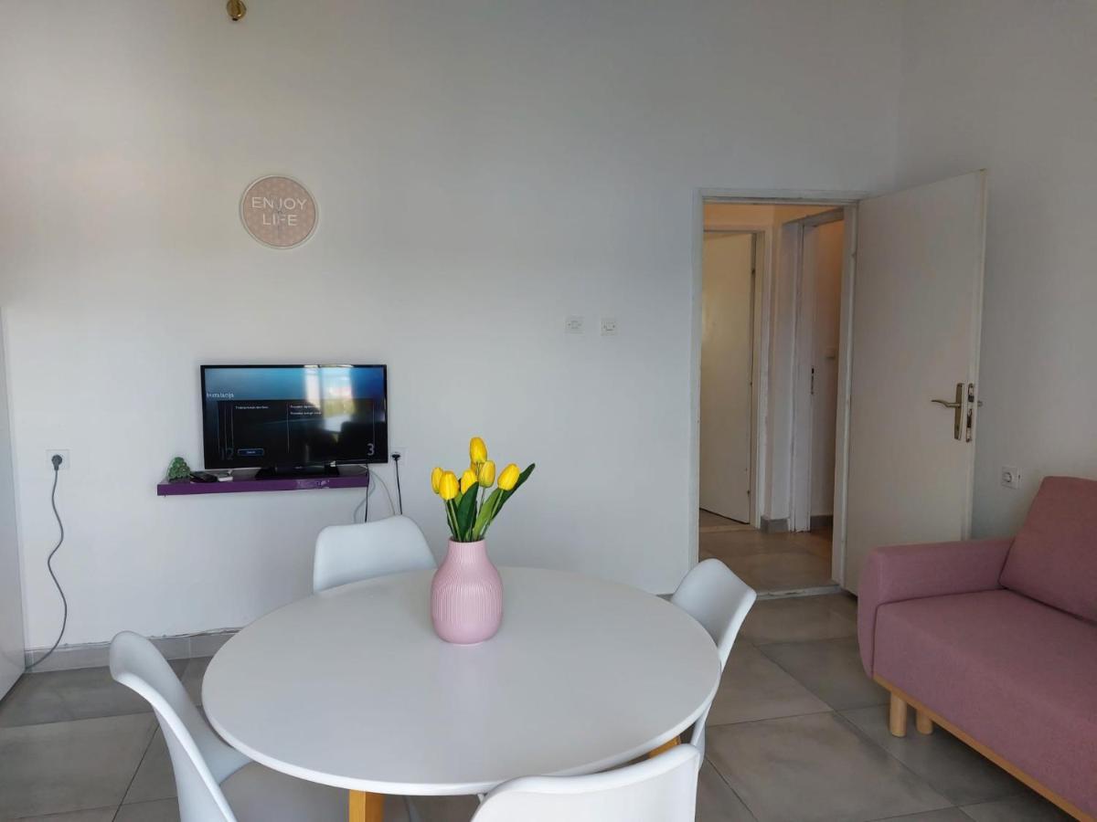 Apartmani Radic Rg Рогозница Экстерьер фото